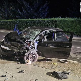 Perde il controllo dell'auto, incidente stradale a Gressan