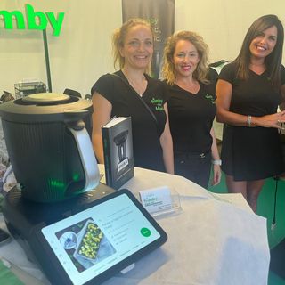 Alla Festa dei Calabresi, tre regine del Bimby: Pina, Angela e Monica allo stand Vorwerk