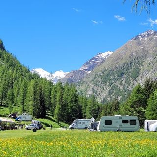 Il campeggio 'Gran Paradiso' pochi giorni prima del disastro