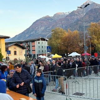 Aosta, folla e 13 quintali di castagne alla Festa Patronale di Saint-Martin de Corléans