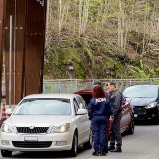 Sequestrata una viola contraffatta al traforo del G.S. Bernardo