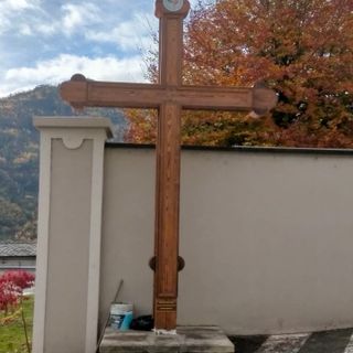 Saint-Pierre, di Giuseppe Miret la nuova croce all'ingresso del cimitero