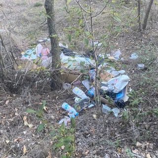 Discarica abusiva e vandali nuovamente in azione a Nus