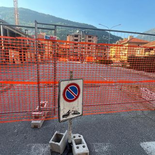 Aosta, al quartiere Cogne si cancellano i posteggi ma ci sono 340 garages inutilizzati