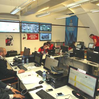 Forze dell'ordine 'premiate' con opere di artigianato valdostano