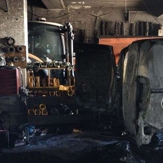 Incendio in un capannone a Doues, intervento dei Vigili del fuoco
