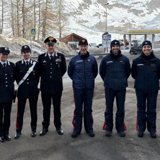 Il comandante interregionale dei carabinieri Riccardo Galletta in visita in Valle