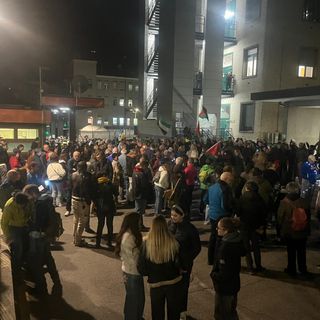 In centinaia al flash mob del 'Parini' contro gli orrori a Gaza e l'arresto illegale della Flotilla