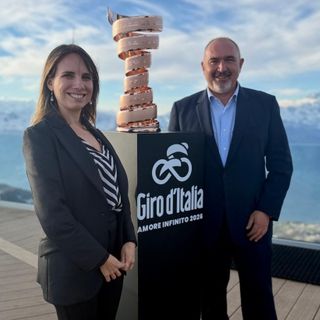 La vicesindaca di Aosta, Valeria Fadda insieme al sindaco di Gressan, René Cottino alla presentazione della tappa