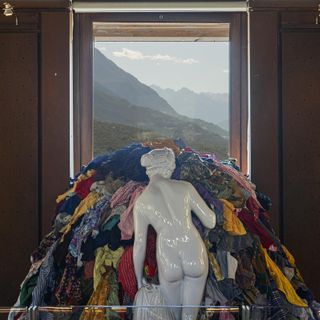 Pistoletto al Castello Gamba con 'Glacial Threads': arte e sostenibilità per salvare i ghiacciai