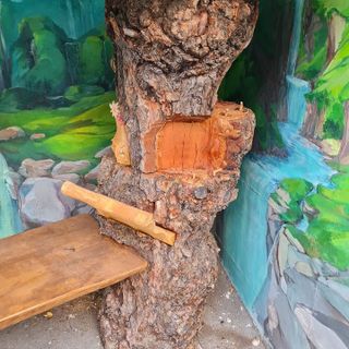 Gli gnomi erano stati posizionati su questo cippo