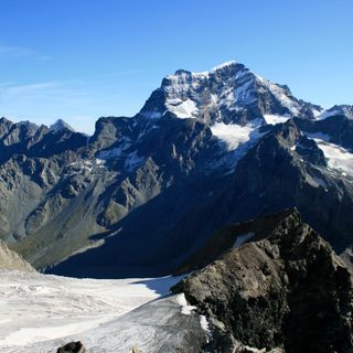 Scialpinista 34enne muore travolto da una valanga sul Grand-Combin