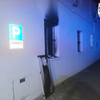 Aosta, domato nella notte l'incendio nella sala riunioni di una palazzina