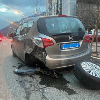 Aosta, incidente stradale in corso Battaglione