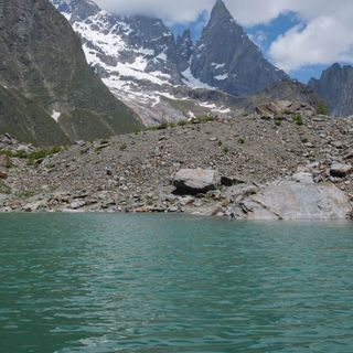 Laghi glaciali a rischio 'scoppio' monitorati con l'IA