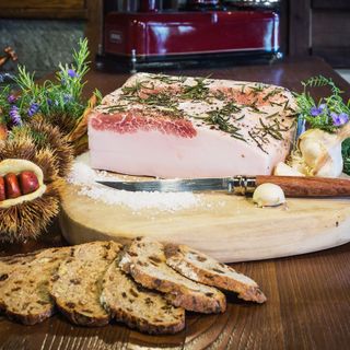 Valle d'Aosta Lard d'Arnad DOP, approvato il nuovo disciplinare a 30 anni dal riconoscimento