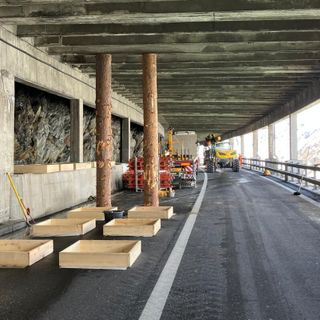 Lavori nella galleria di Toules (immagine dal sito web dell'Ustra)