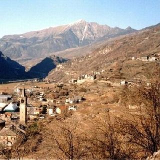 Fulmine innesca incendio boschivo in zona impervia sopra Montjovet