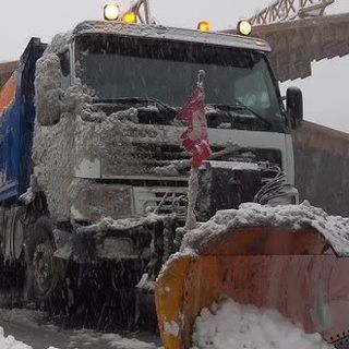 Disagi per neve verso i tunnel del Bianco e del G.S. Bernardo