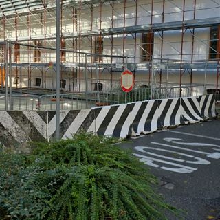 Aosta, via Pollio Salimbeni chiusa con i jersey in cemento