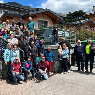 Foto di gruppo per le squadre dei volontari (cliccare sull'immagine per avviare la gallery)