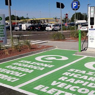 A Brissogne la prima stazione di sola ricarica elettrica in autostrada