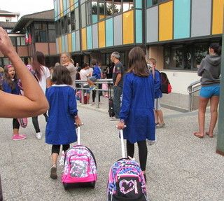 Ingresso a scuola ad Aosta (immagine di repertorio)