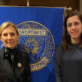 Viviana Maria Vallet presidente uscente del Soroptimist Club Valle d'Aosta con Silvia Galliano presidente per il biennio 2026-2027