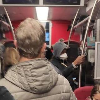 Affollata già anche nei giorni della pandemia, la linea Aosta-Ivrea-Torino
