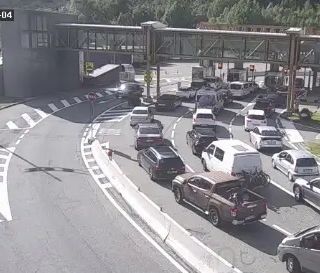 Mezzo in avaria; circolazione stoppata nel tunnel del Bianco e lunghe code agli ingressi