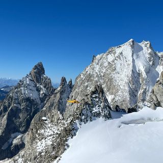Alpinista precipita e muore alla Tour Ronde sotto gli occhi del figlio