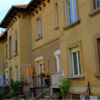 Aosta, asta deserta, le 'Villette' del quartiere Cogne ora si vendono in lotti