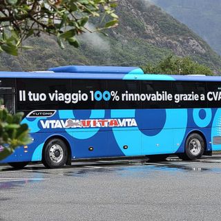 Cva e Vita insieme per la mobilità sostenibile: presentati ad Arnad 10 nuovi autobus elettrici