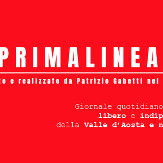 Il presidio della stampa locale in piaza Chanoux ad Aosta