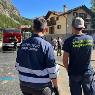Dopo-alluvione, a Cogne il bell'esempio del Gruppo giovanile dei Vigili del fuoco