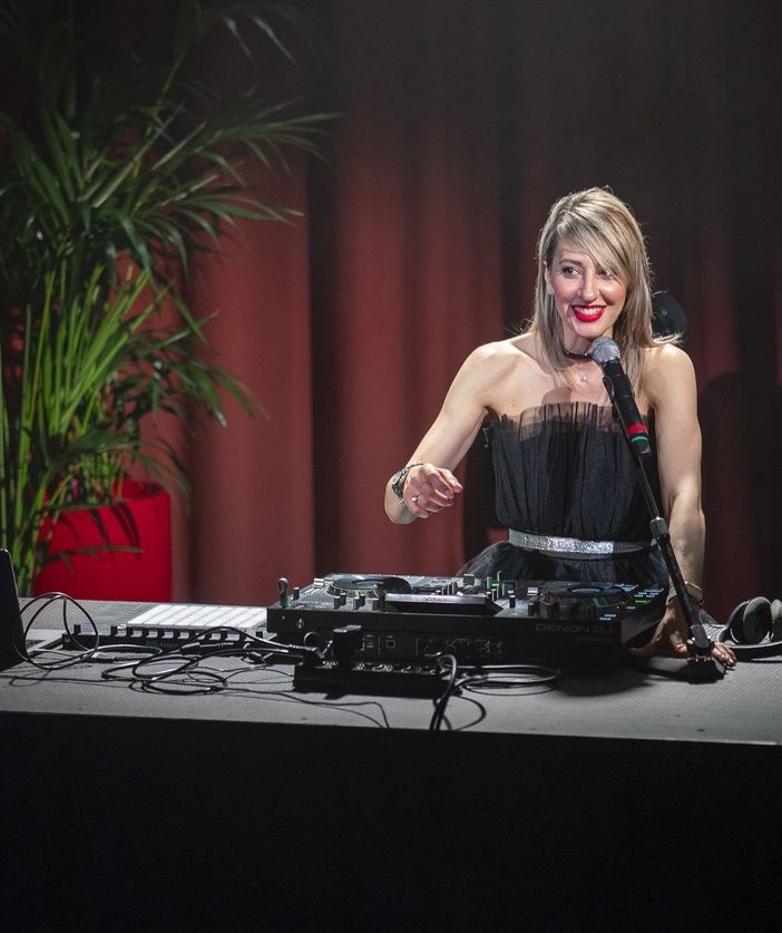 Al Casino sei appuntamenti in Brasserie Discothèque con OneGrooveGirl DJ Set &amp; Vocal - DJ Set Anna Fondi