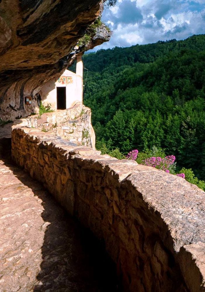 Abruzzo: l'eremo di San Bartolomeo in Legio