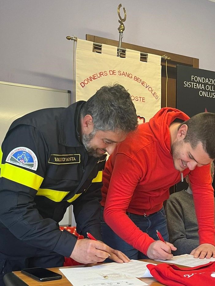 Giovanni Nardi e Giuseppe Grassi sottoscrivono la costituzione del Gruppo
