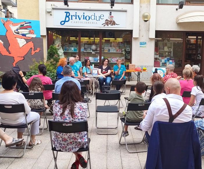 Alla presentazione del libro 'Il naso rosso' raccolti fondi per 245 euro