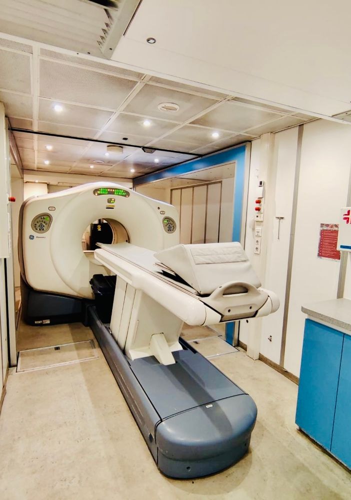 Lo staff medico in servizio alla risonanza magnetica del 'Parini'