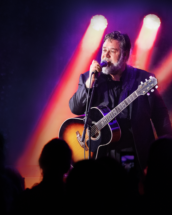 Parte da Breuil Cervinia il tour italiano del 'Gladiatore' Russell Crowe