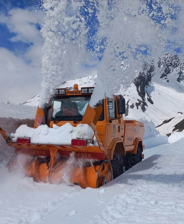 Ruspe al lavoro per riaprire il Colle del Piccolo San Bernardo