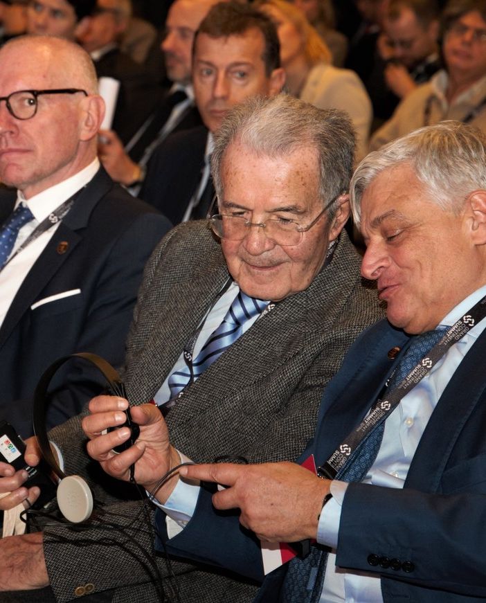 Da sn il Presidente della Giunta, Renzo Testolin, Romano Prodi e l'assessore regionale Luciano Caveri
