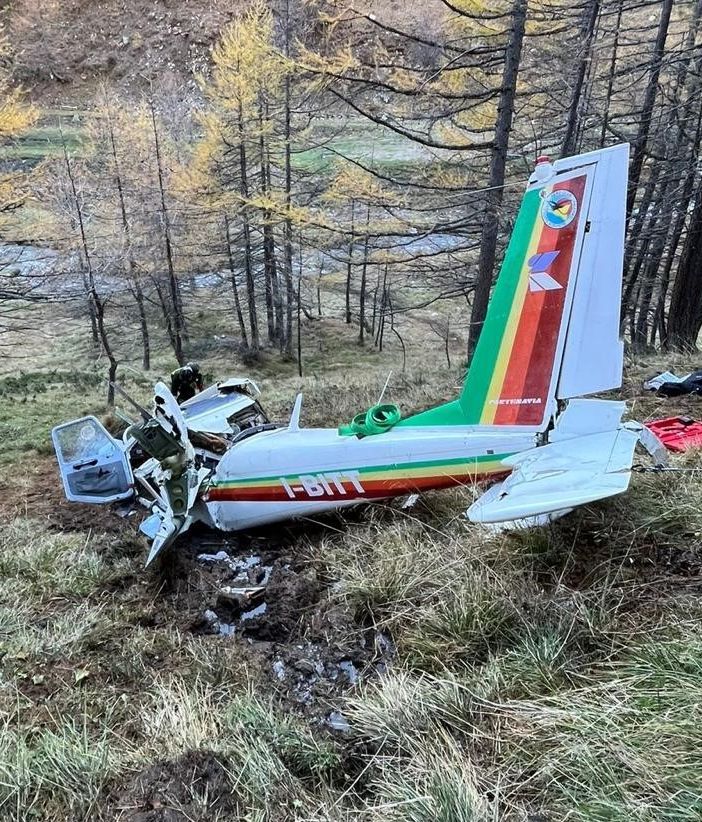 Precipita aereo da turismo, feriti i tre occupanti