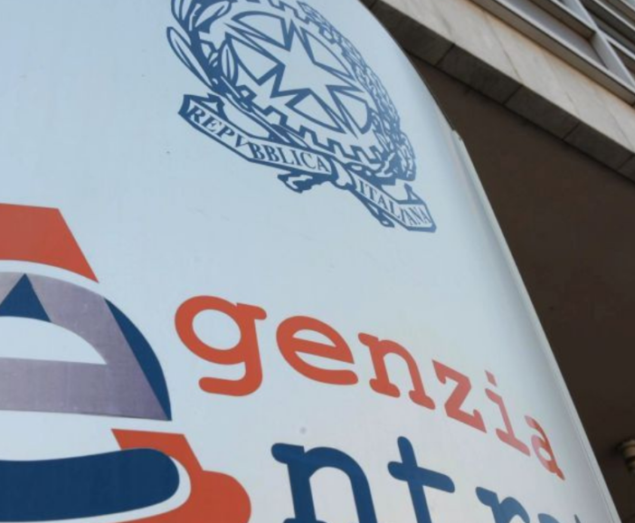 Multe da 100 euro ai non vaccinati: certamente sospese, forse già del tutto annullate