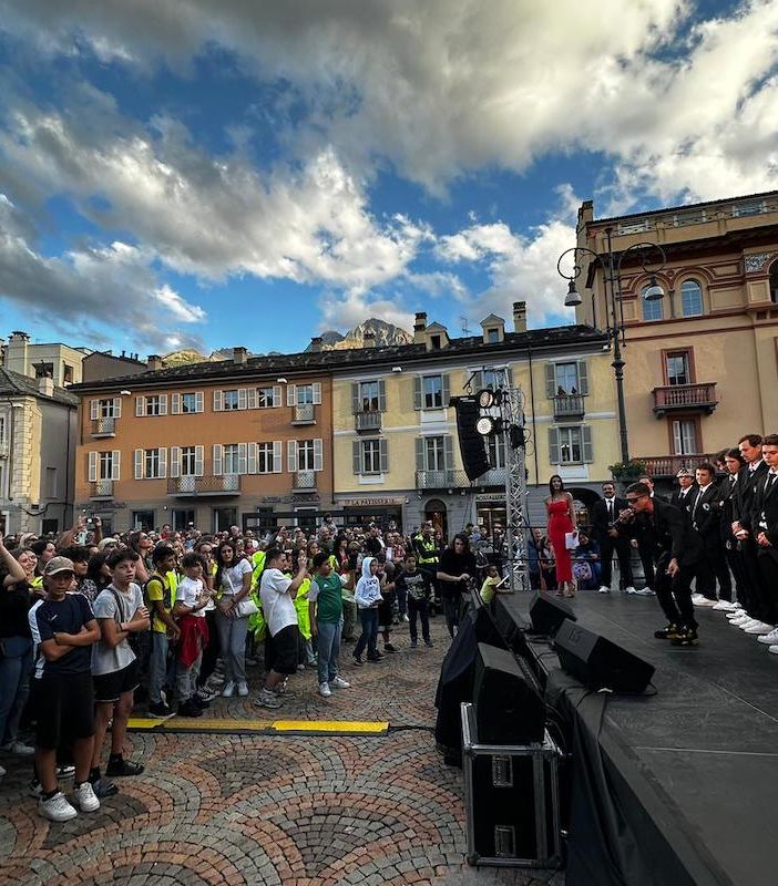 Hockey: piazza Chanoux ha accolto la festa di Ares Sport