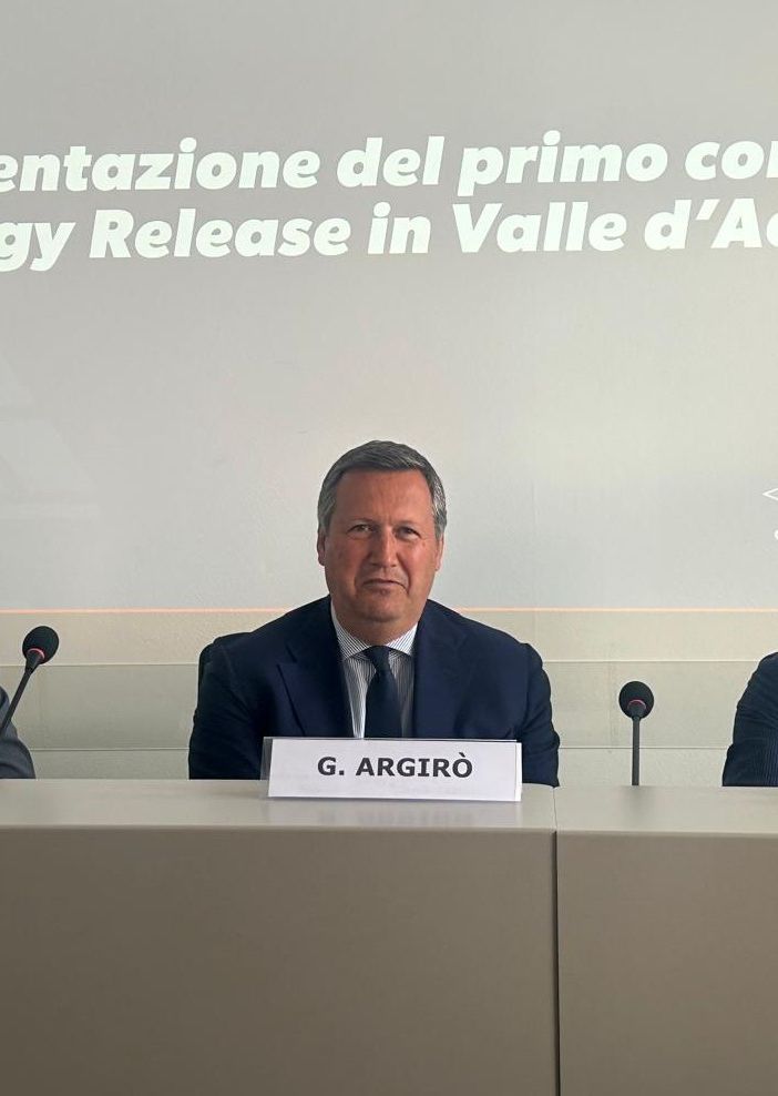 Giuseppe Argirò (al centro) durante un evento del FAI