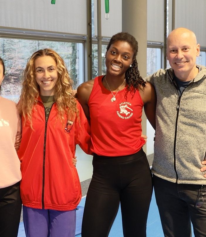 Martina Mladenic, Eleonora Foudraz e Charlotte Siani insieme a coach Ottoz