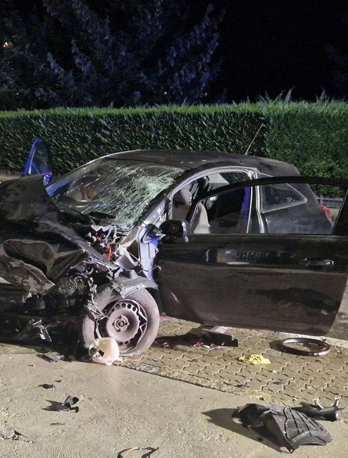 Perde il controllo dell'auto, incidente stradale a Gressan