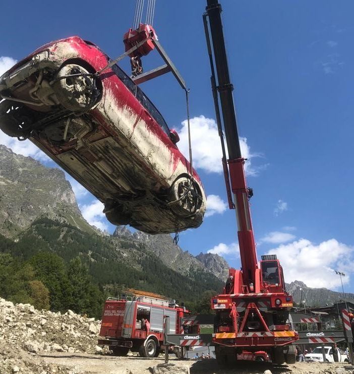 Frana Oyace, primi convogli per evacuare chi è rimasto bloccato